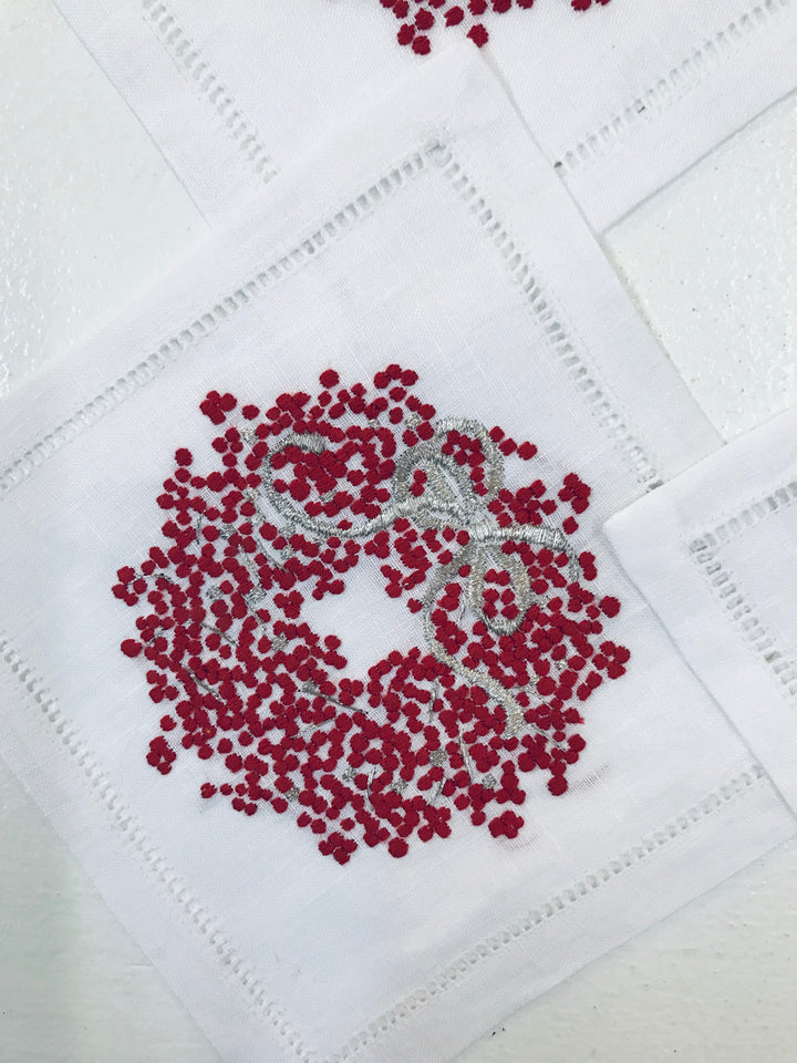 Berry Wreath Red w/Silver Bow Cocktail 6x6 (Set of 4) - Loro Lino Fine Linens